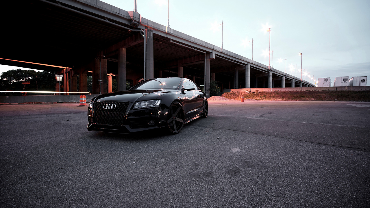 Schwarzes Bmw m 3 Coupe Tagsüber Auf Dem Parkplatz Geparkt. Wallpaper in 1280x720 Resolution