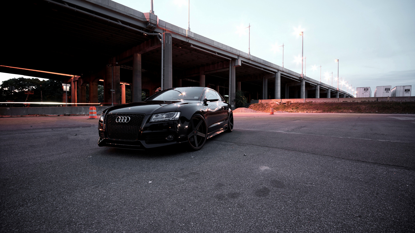 Schwarzes Bmw m 3 Coupe Tagsüber Auf Dem Parkplatz Geparkt. Wallpaper in 1366x768 Resolution