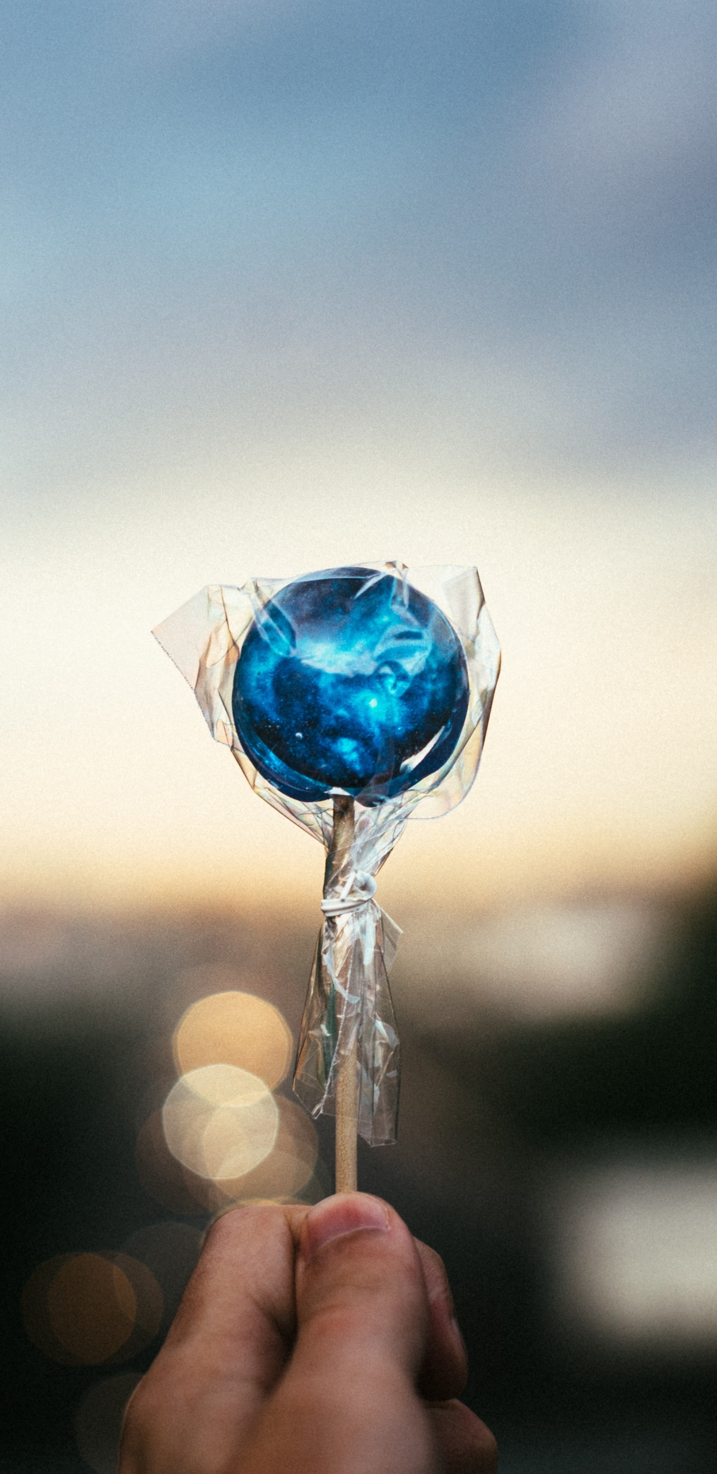 手, 时尚的附件, 手指, 信心, 天空 壁纸 1440x2960 允许