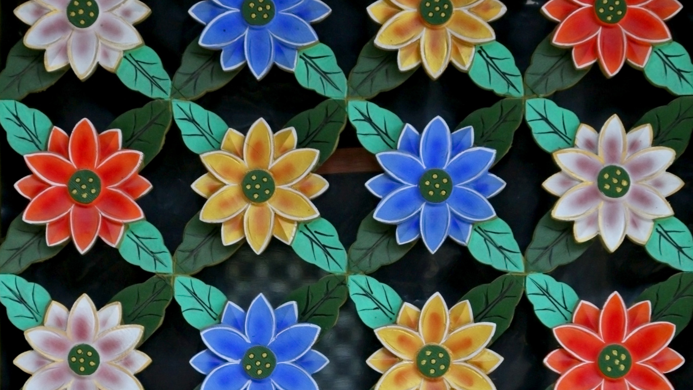 Fleurs Roses Bleues et Blanches. Wallpaper in 1366x768 Resolution