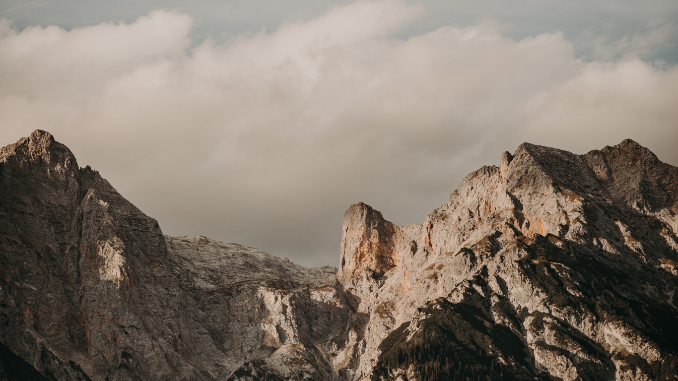 Maria Alm Kirche, Bergkette, Bergigen Landschaftsformen, Cloud, Alpen. Wallpaper in 1366x768 Resolution