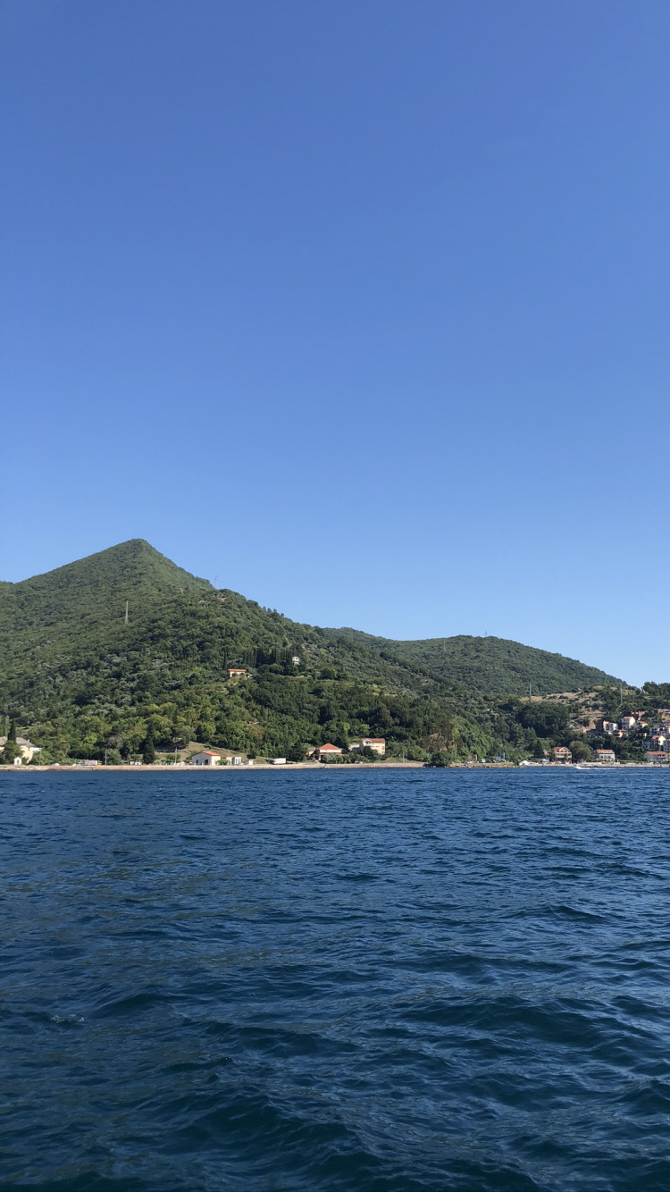 Body of Water, Mountainous Landforms, Water Resources, Hill, Coast. Wallpaper in 750x1334 Resolution