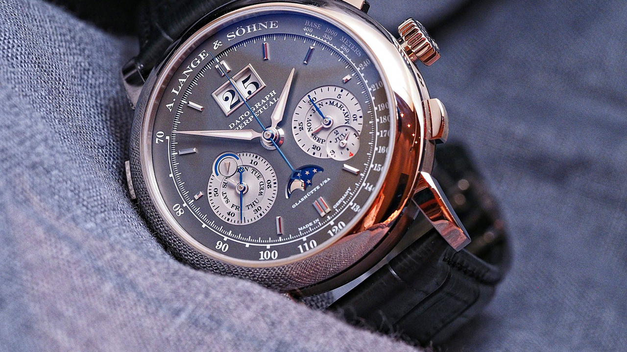 Montre Chronographe Argent et Noir. Wallpaper in 1280x720 Resolution