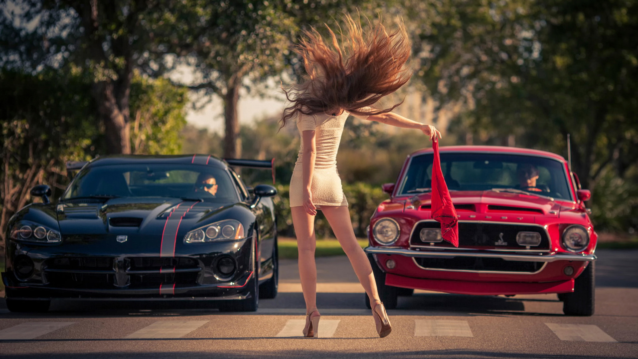 Mujer en Bragas Blancas de Pie Junto a Rojo Bmw m 3. Wallpaper in 1280x720 Resolution
