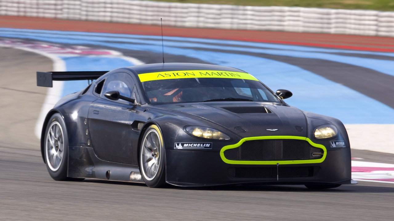 Black Porsche 911 on Track. Wallpaper in 1280x720 Resolution