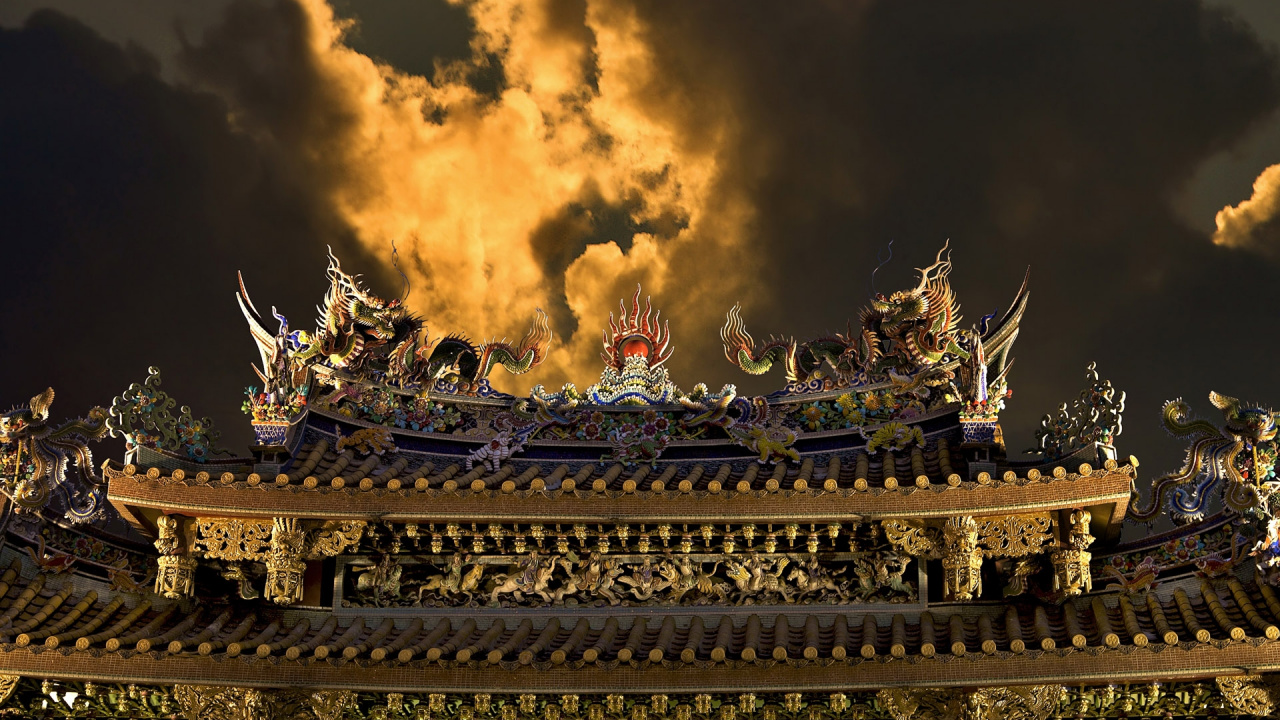 Gold and Brown Temple Under Gray Sky. Wallpaper in 1280x720 Resolution