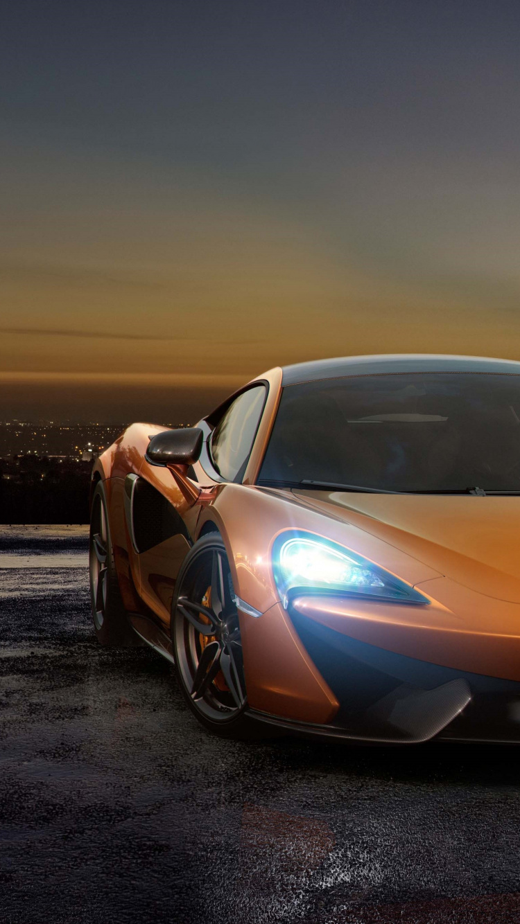 Lamborghini Aventador Jaune Sur la Plage Pendant la Nuit. Wallpaper in 750x1334 Resolution