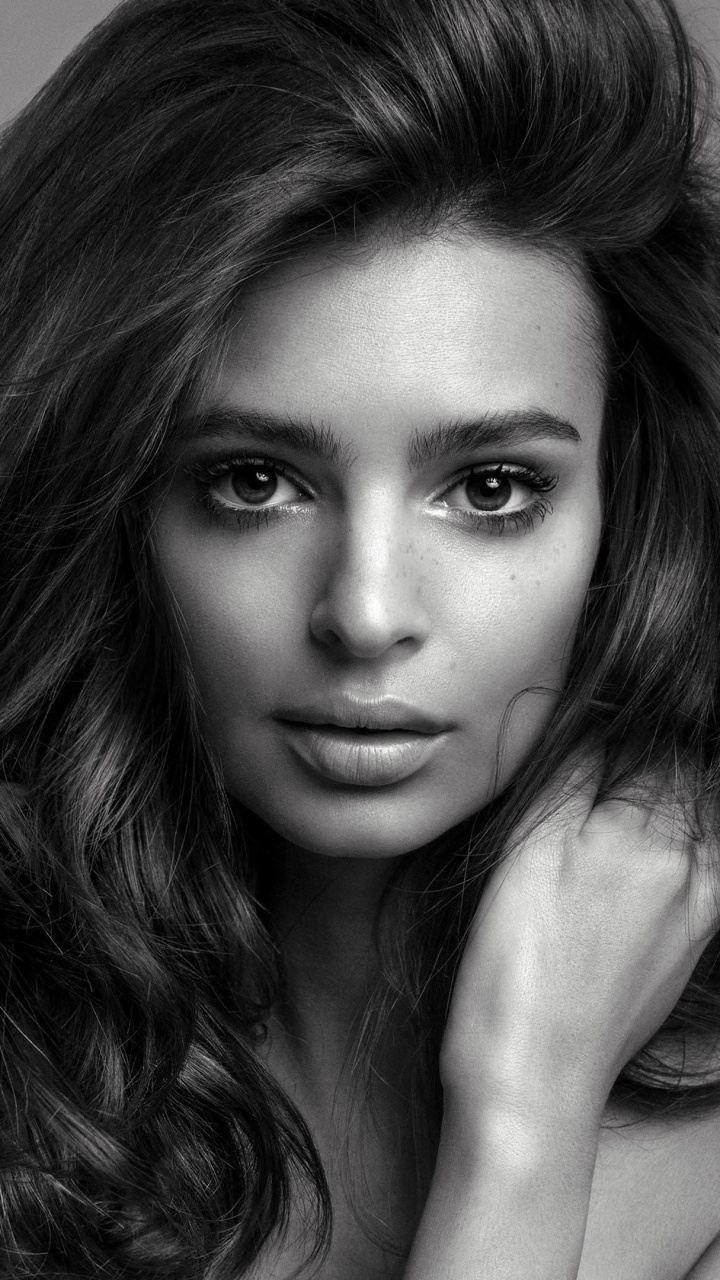 Emily Ratajkowski Hair Campaign, Krastase, Model, Inez and Vinoodh, Nose. Wallpaper in 720x1280 Resolution