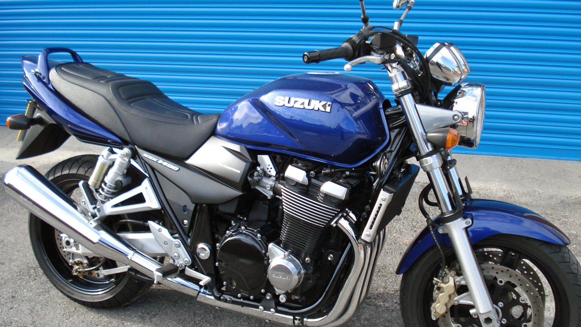 Blue and Black Honda Motorcycle. Wallpaper in 1920x1080 Resolution