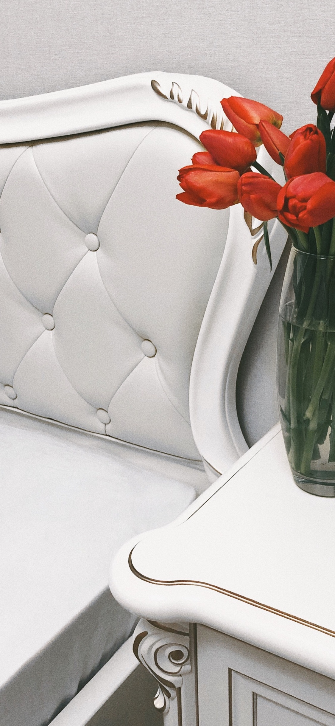 Vase, Blumenmuster, Schnittblumen, Künstliche Blume, Blütenblatt. Wallpaper in 1125x2436 Resolution