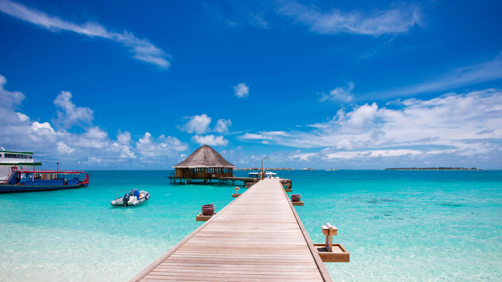 Quai en Bois Brun Sur la Mer Bleue Sous le Ciel Bleu Pendant la Journée. Wallpaper in 1920x1080 Resolution