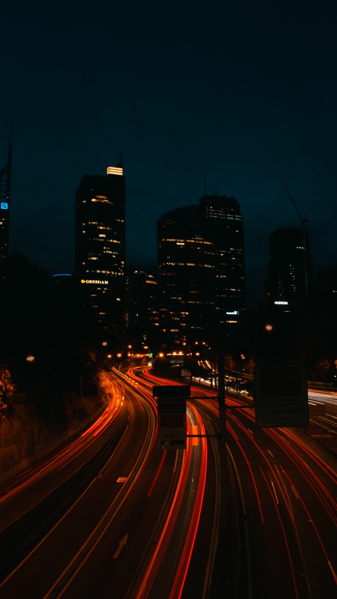 Photographie en Accéléré de la Ville Pendant la Nuit. Wallpaper in 1080x1920 Resolution