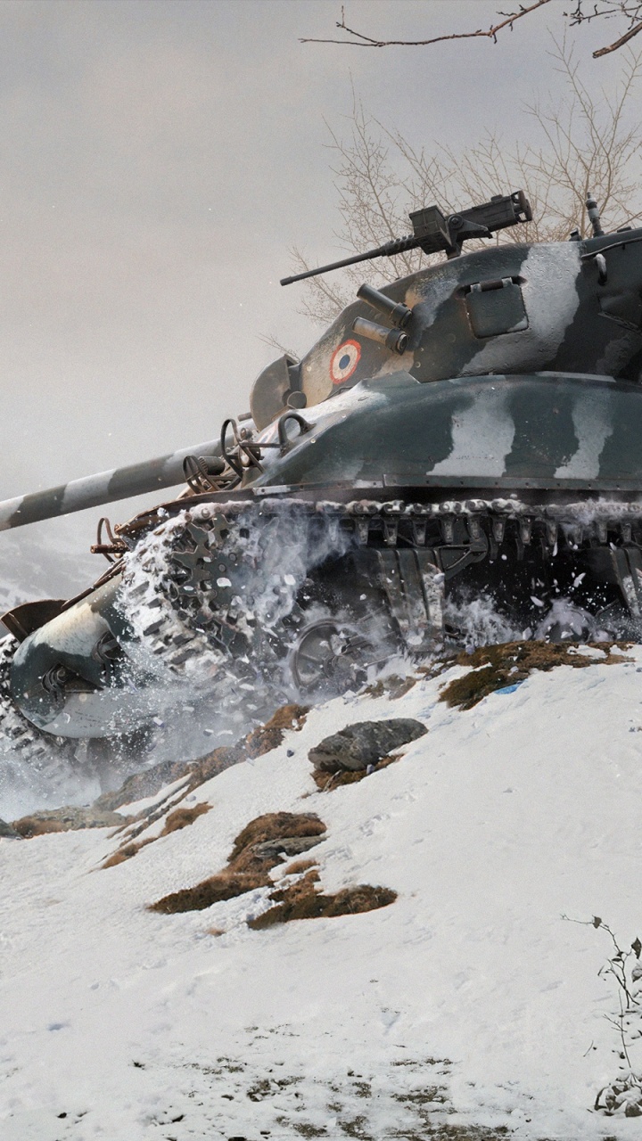 Grauer Kampfpanzer Auf Schneebedecktem Boden. Wallpaper in 720x1280 Resolution