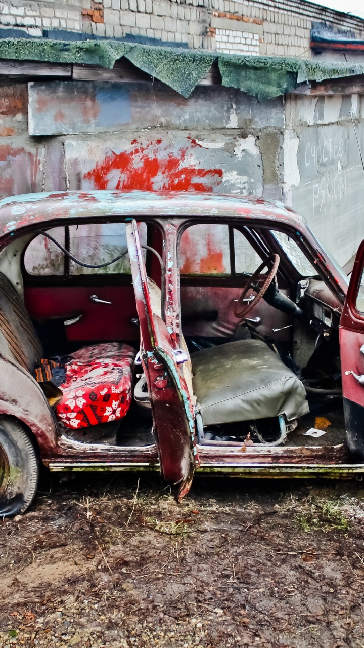 Voiture Vintage Rouge et Noir. Wallpaper in 720x1280 Resolution