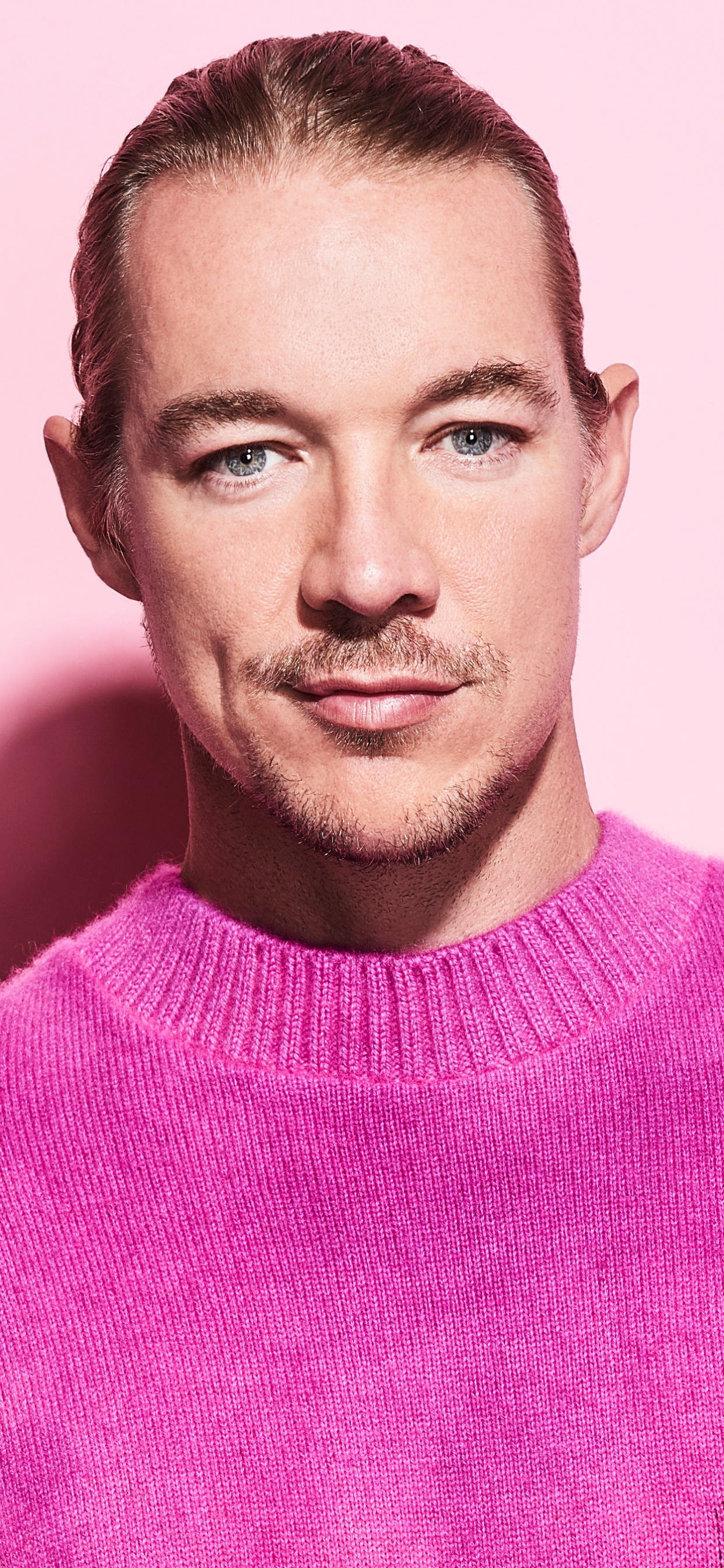 Elektronische Dance-Musik, Major Lazer, Gesicht, Haar, Pink. Wallpaper in 1242x2688 Resolution