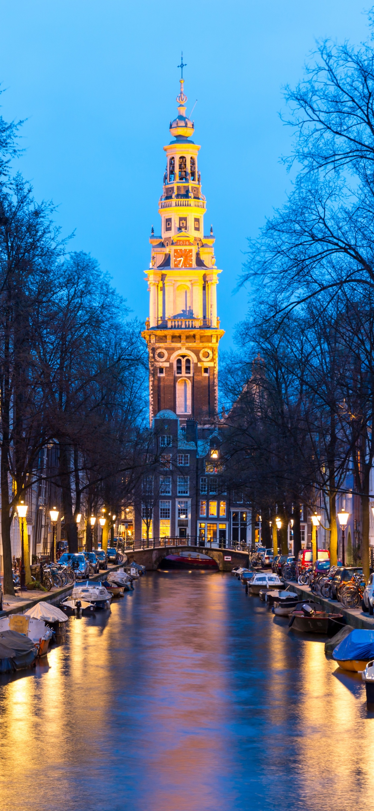 Amsterdam Kanal in Der Abenddämmerung, Zuiderkerk, Keizersgracht, Groenburgwal, Herengracht. Wallpaper in 1242x2688 Resolution