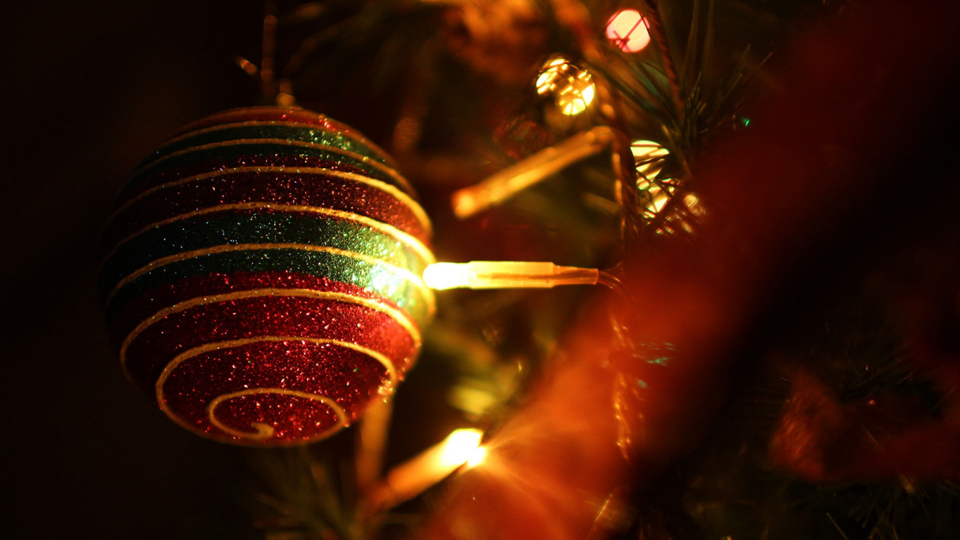 Light, Christmas Lights, Christmas Day, Night, Lighting. Wallpaper in 1366x768 Resolution
