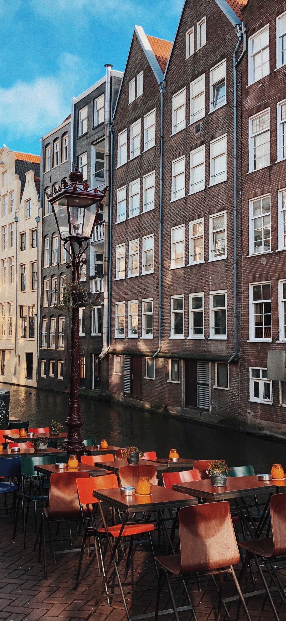 Réflexion, Eau, Utilisation Mixte, Fenêtre, Mobilier. Wallpaper in 1125x2436 Resolution