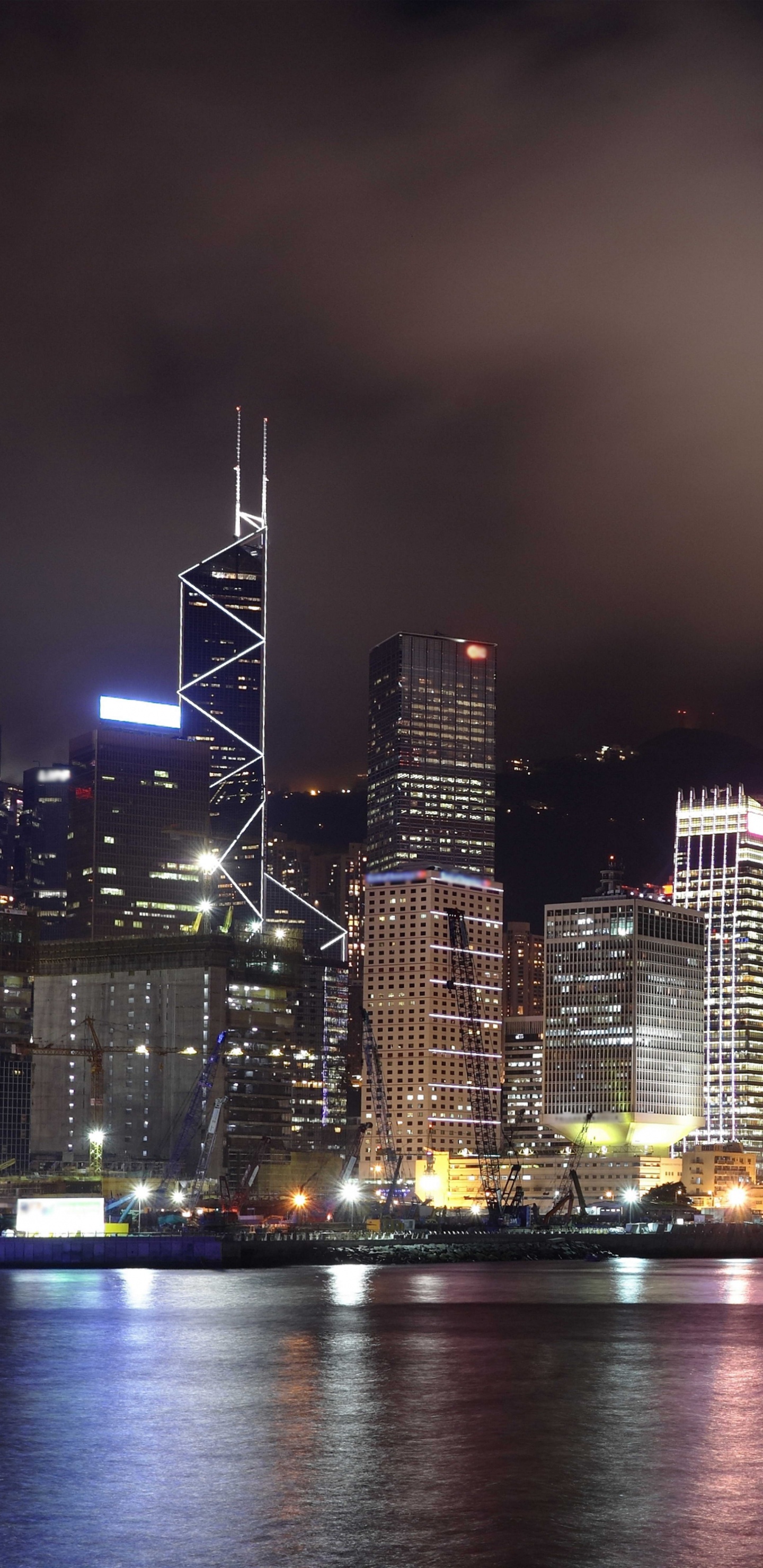 Skyline Der Stadt Bei Nacht Night. Wallpaper in 1440x2960 Resolution