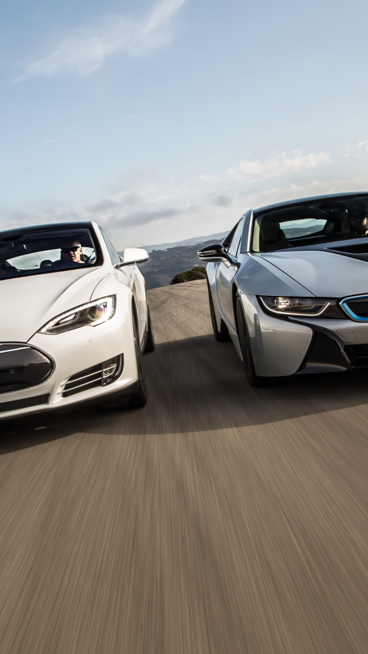 BMW Coupé Blanco en Campo Marrón Durante el Día. Wallpaper in 750x1334 Resolution