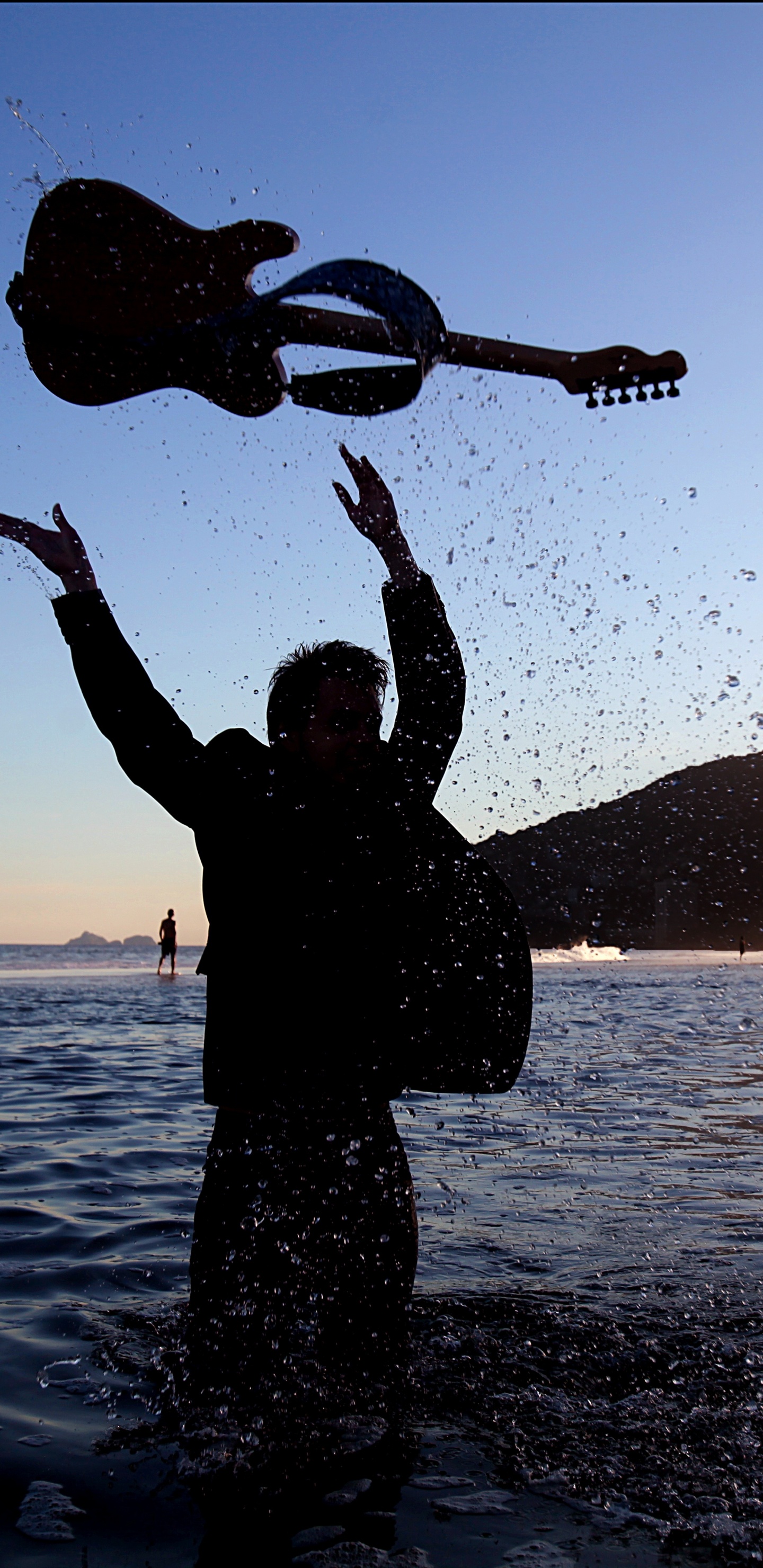 Guitar Sea, Guitar, People in Nature, Water, Sea. Wallpaper in 1440x2960 Resolution
