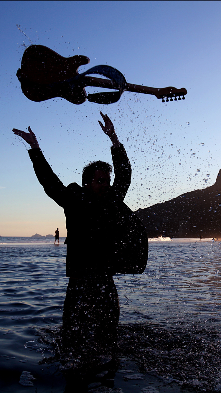 Guitar Sea, Guitar, People in Nature, Water, Sea. Wallpaper in 750x1334 Resolution