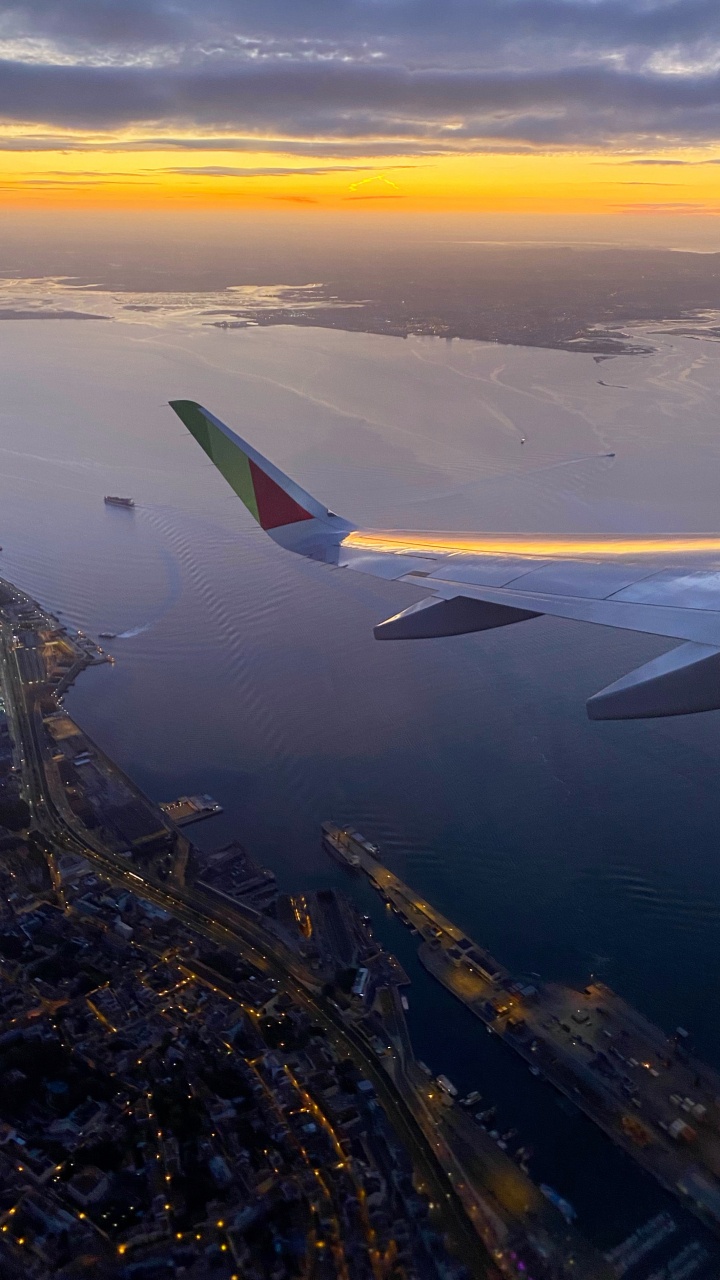 Flug, Wasser, Narrow-body-Flugzeuge, Verkehrsflugzeug, Fluggesellschaft. Wallpaper in 720x1280 Resolution