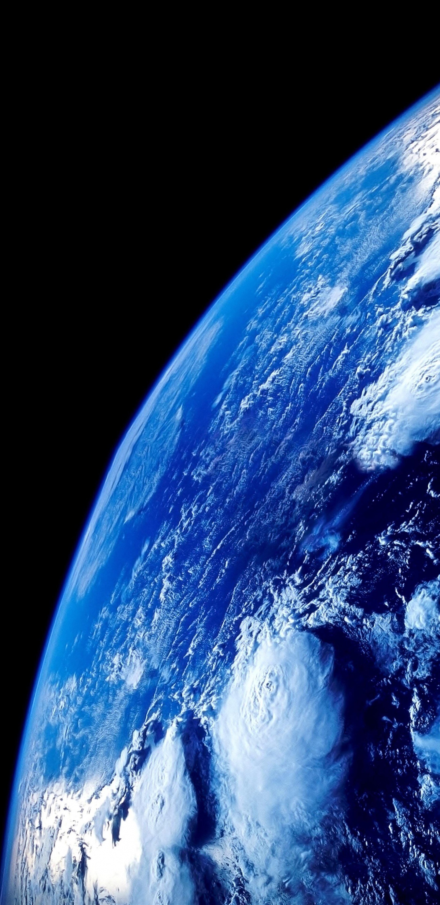 Blue and White Abstract Painting. Wallpaper in 1440x2960 Resolution