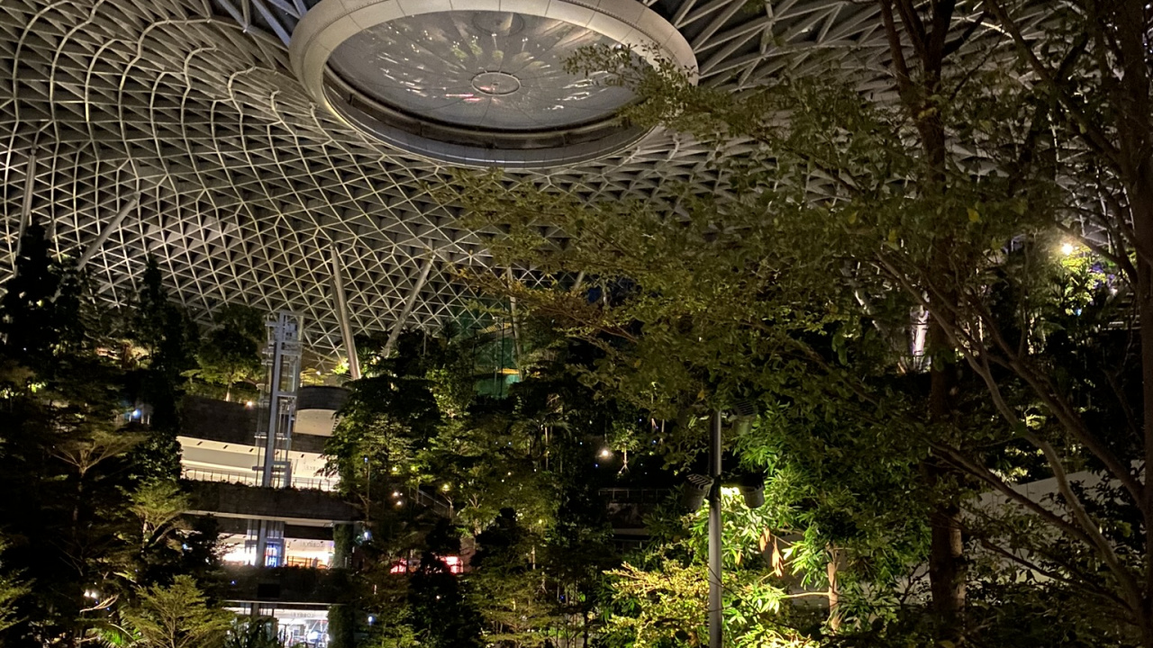 Réflexion, Éclairage de Paysage, Eau, Corps de L'eau, Nuit. Wallpaper in 1280x720 Resolution