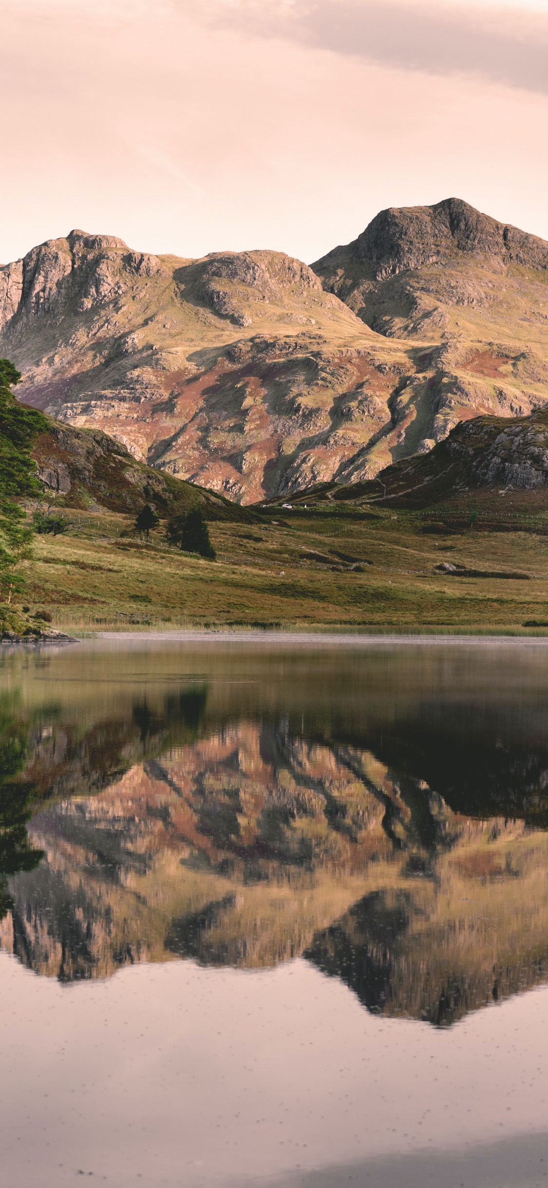 Reflexión, Montaña, Falla Hu, de Colores, Agua. Wallpaper in 1125x2436 Resolution