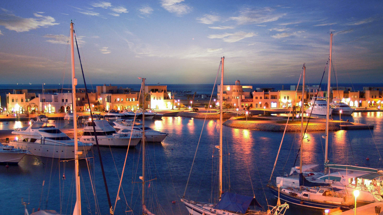 Barco Blanco en el Muelle Durante el Día. Wallpaper in 1280x720 Resolution