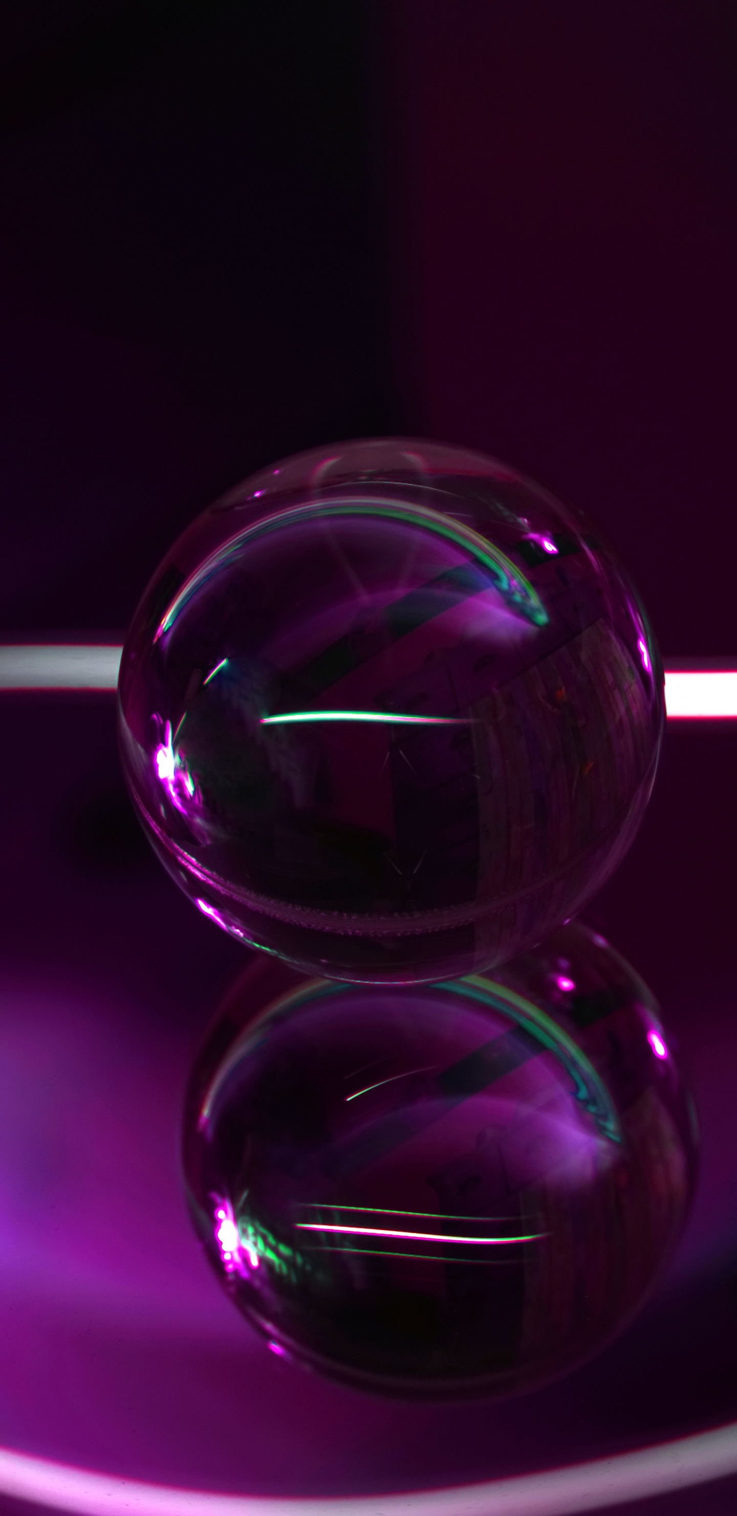 Lámpara de Luz Morada y Blanca. Wallpaper in 1440x2960 Resolution