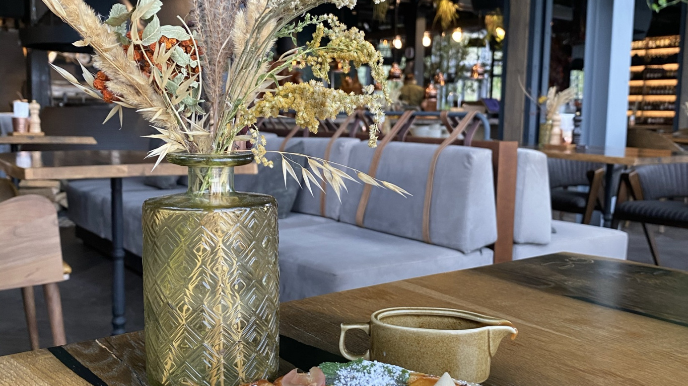 Brunch, Table, Mobilier, Aliment, Vaisselle. Wallpaper in 1366x768 Resolution