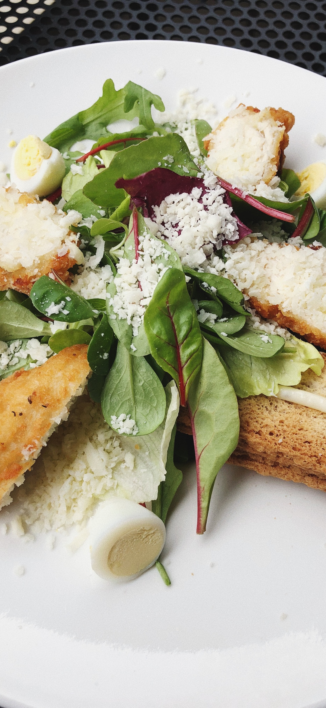 Caesar Salad, Leaf Vegetable, Food, Cooking, Ingredient. Wallpaper in 1125x2436 Resolution