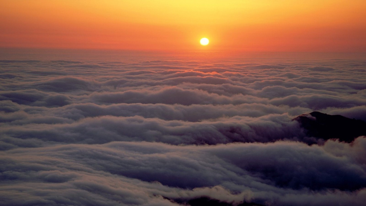 White Clouds During Golden Hour. Wallpaper in 1280x720 Resolution