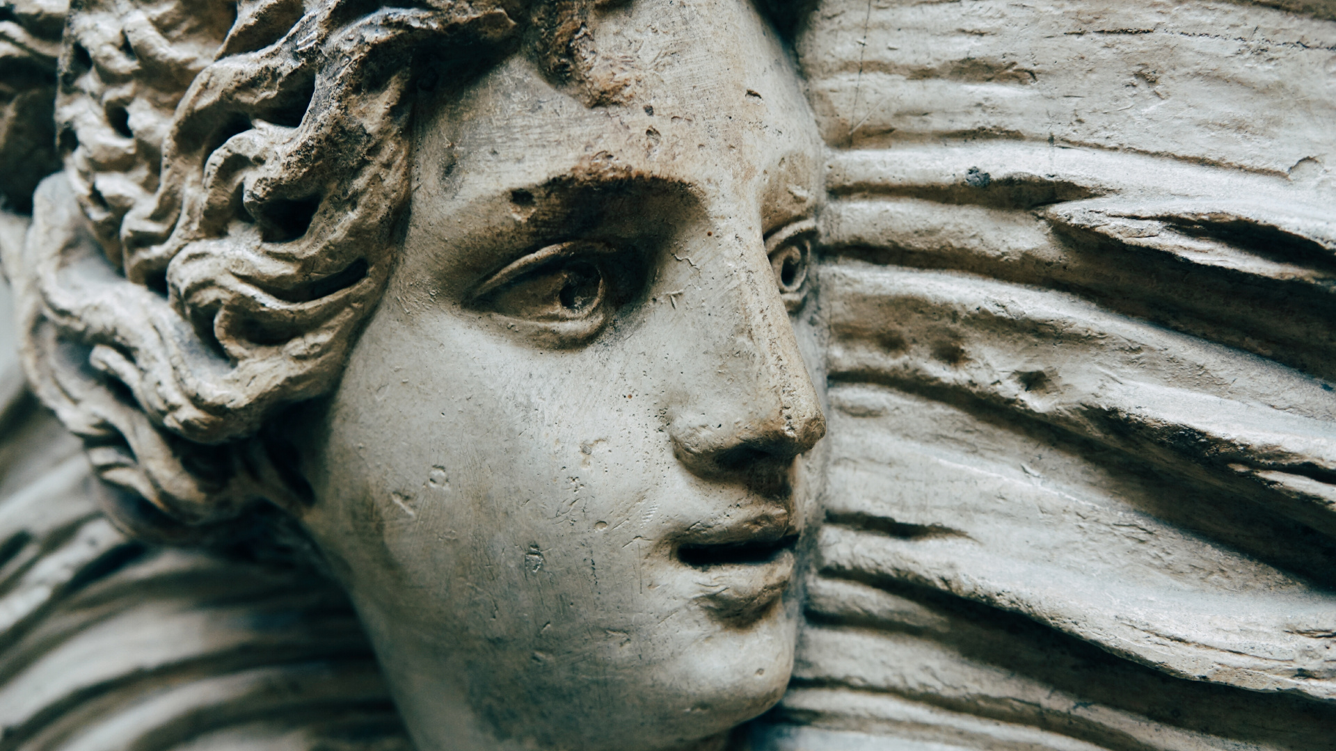 Graue Betonstatue Des Menschen. Wallpaper in 1920x1080 Resolution