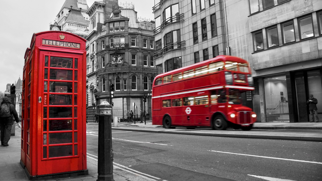 Red Double Decker Bus on Road Near Buildings During Daytime. Wallpaper in 1366x768 Resolution