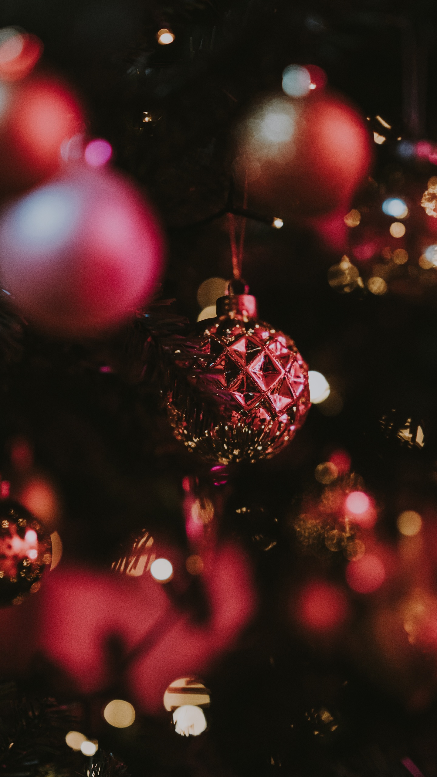 Le Jour De Noël, Ornement de Noël, Ornement, Red, Pink. Wallpaper in 1440x2560 Resolution