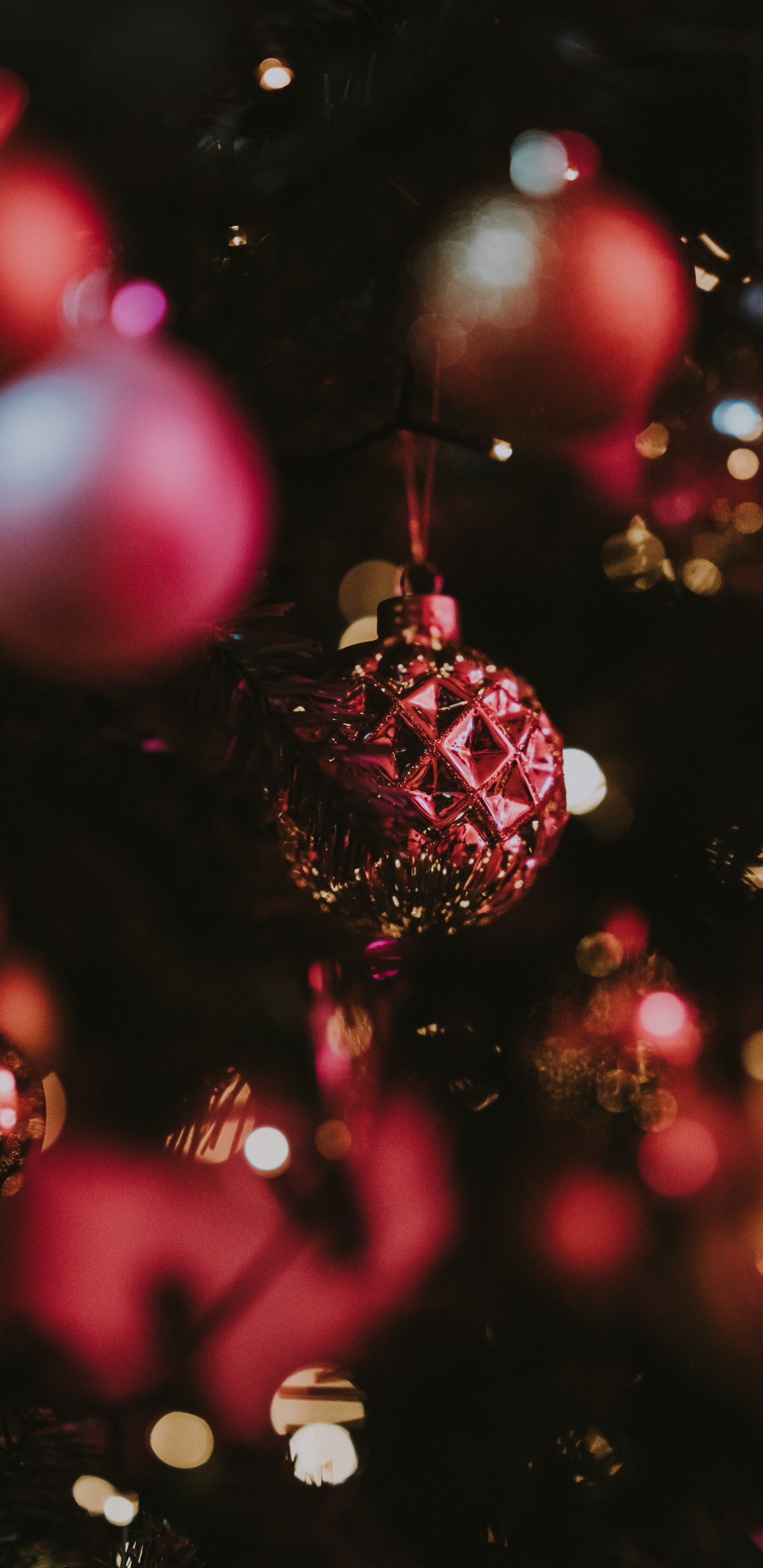Christmas Day, Christmas Ornament, Ornament, Red, Pink. Wallpaper in 1440x2960 Resolution