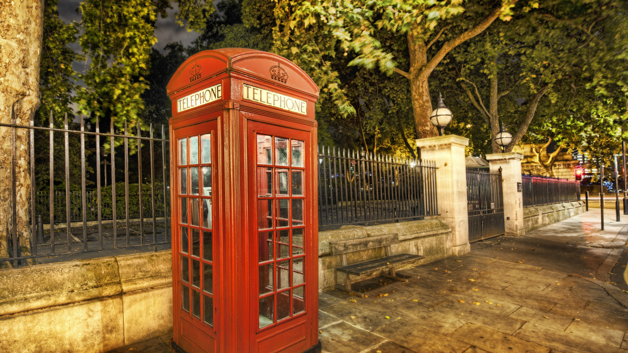Red Telephone Booth Near Green Trees During Daytime. Wallpaper in 1280x720 Resolution