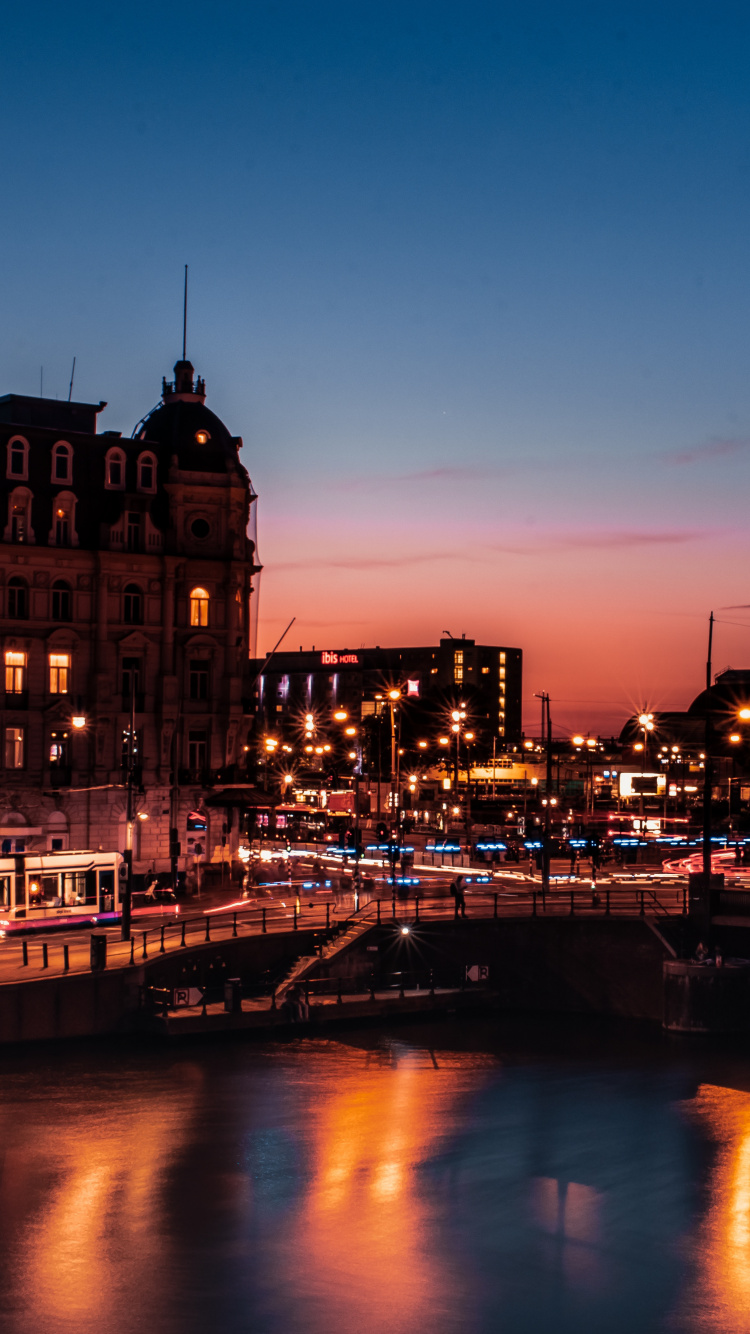 建筑, 城市, 里程碑, 城市景观, 反射 壁纸 750x1334 允许