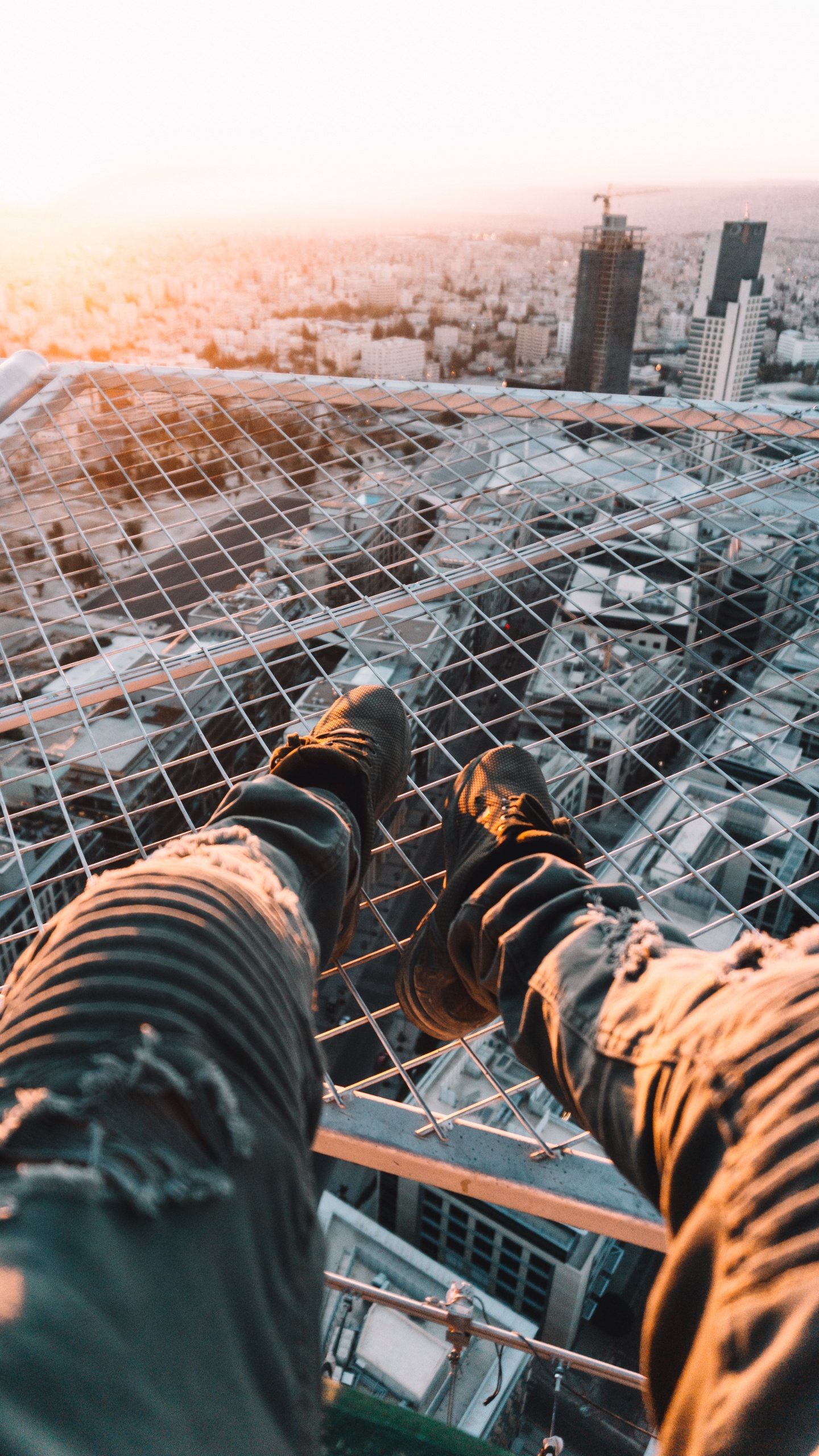 腿, HTC Wildfire, 大海, 智能手机, 甲板 壁纸 1440x2560 允许