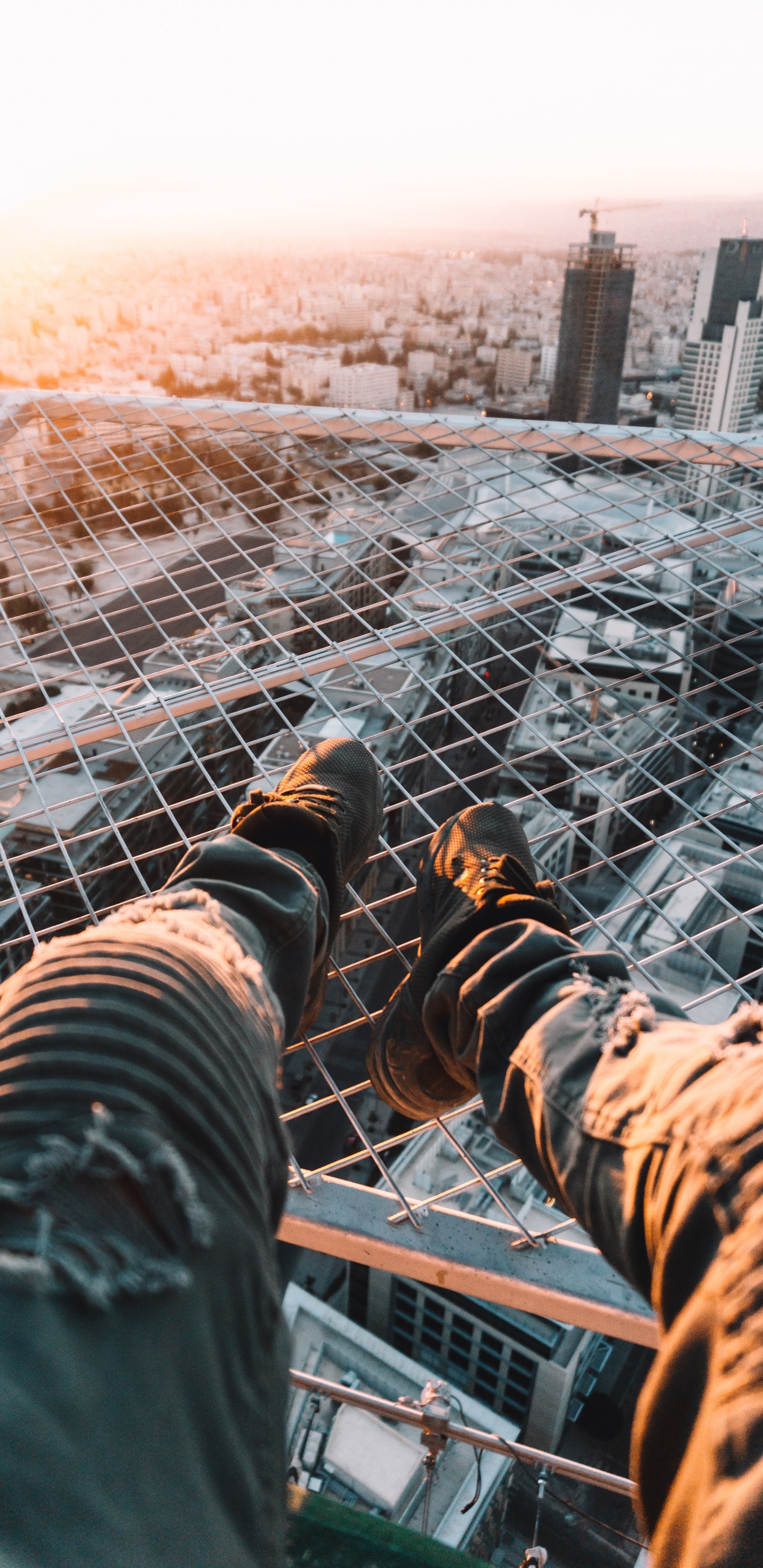 腿, HTC Wildfire, 大海, 智能手机, 甲板 壁纸 1440x2960 允许