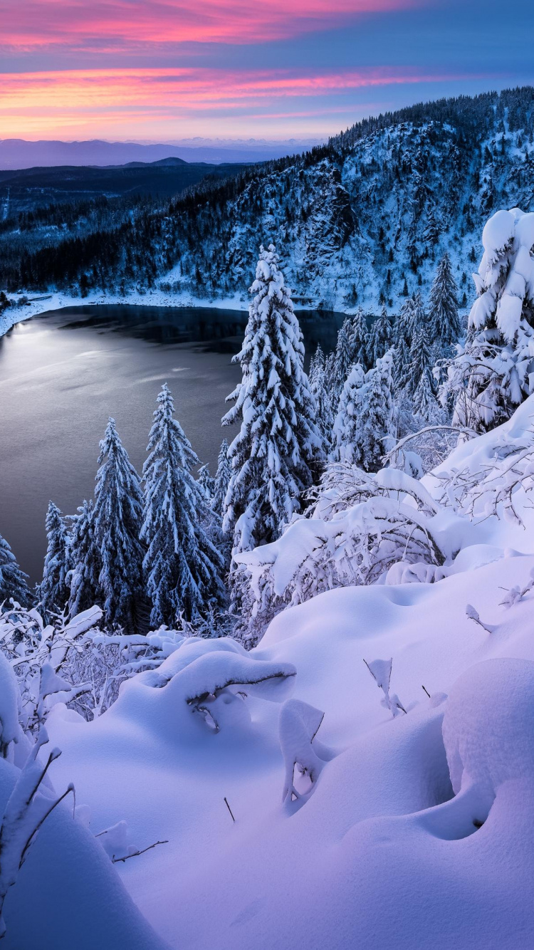 Snow Covered Mountain During Daytime. Wallpaper in 750x1334 Resolution