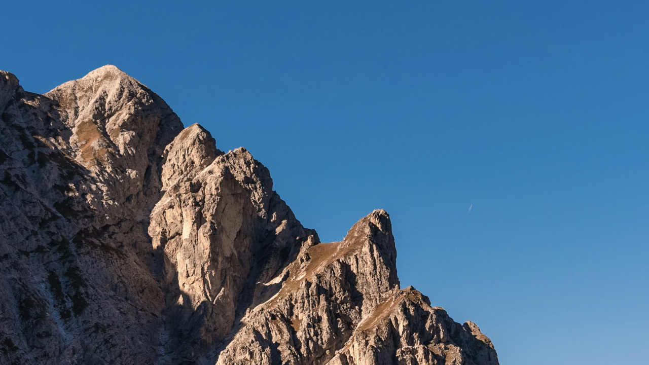 Mountain, Cloud, Snow, Bedrock, Slope. Wallpaper in 1280x720 Resolution