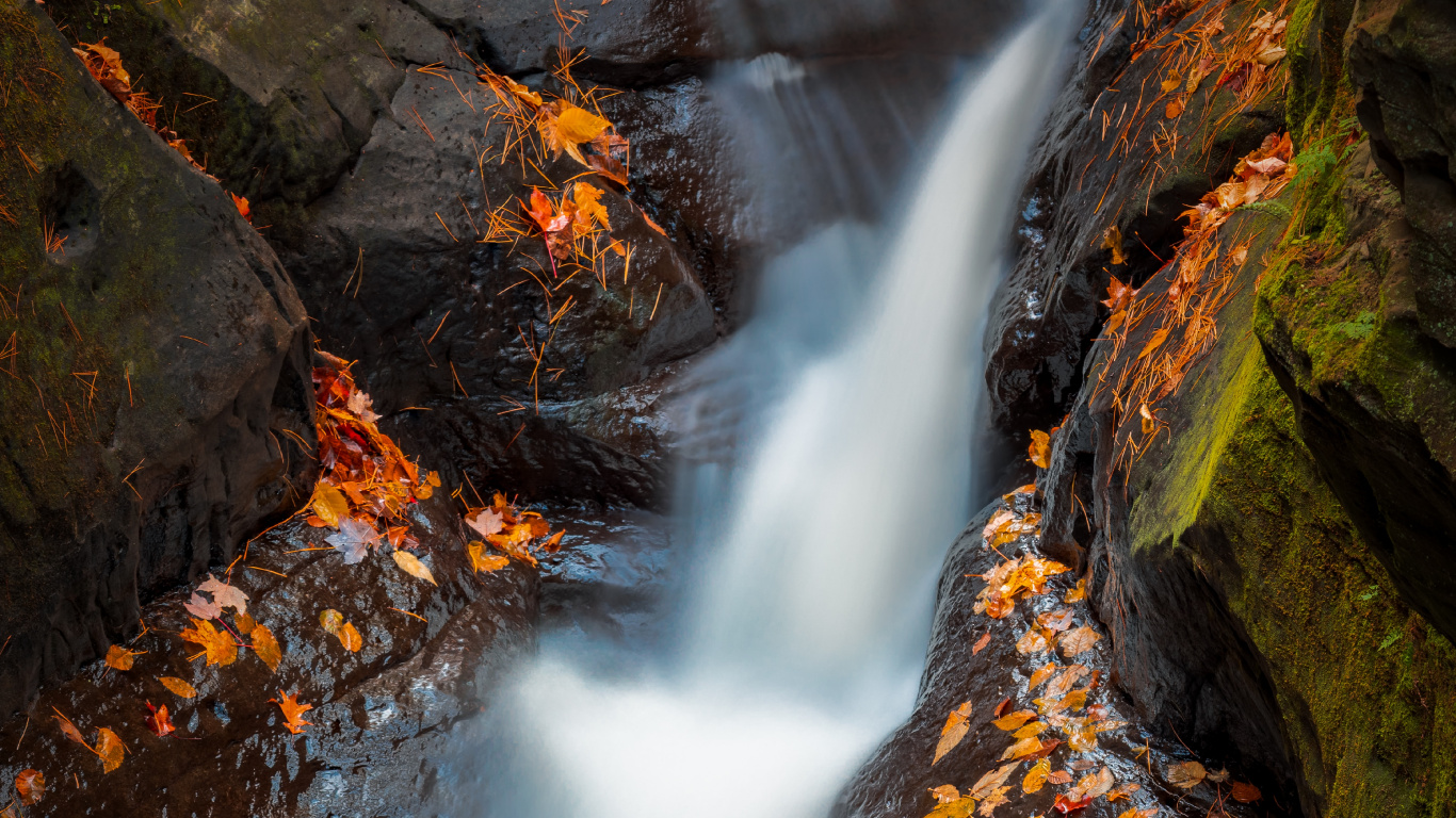 Gewässer, Wasserfall, Natur, Wasser, Naturlandschaft. Wallpaper in 1366x768 Resolution