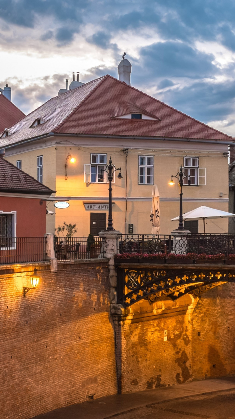 酒店, 晚上, 天空, 城市, 反射 壁纸 750x1334 允许