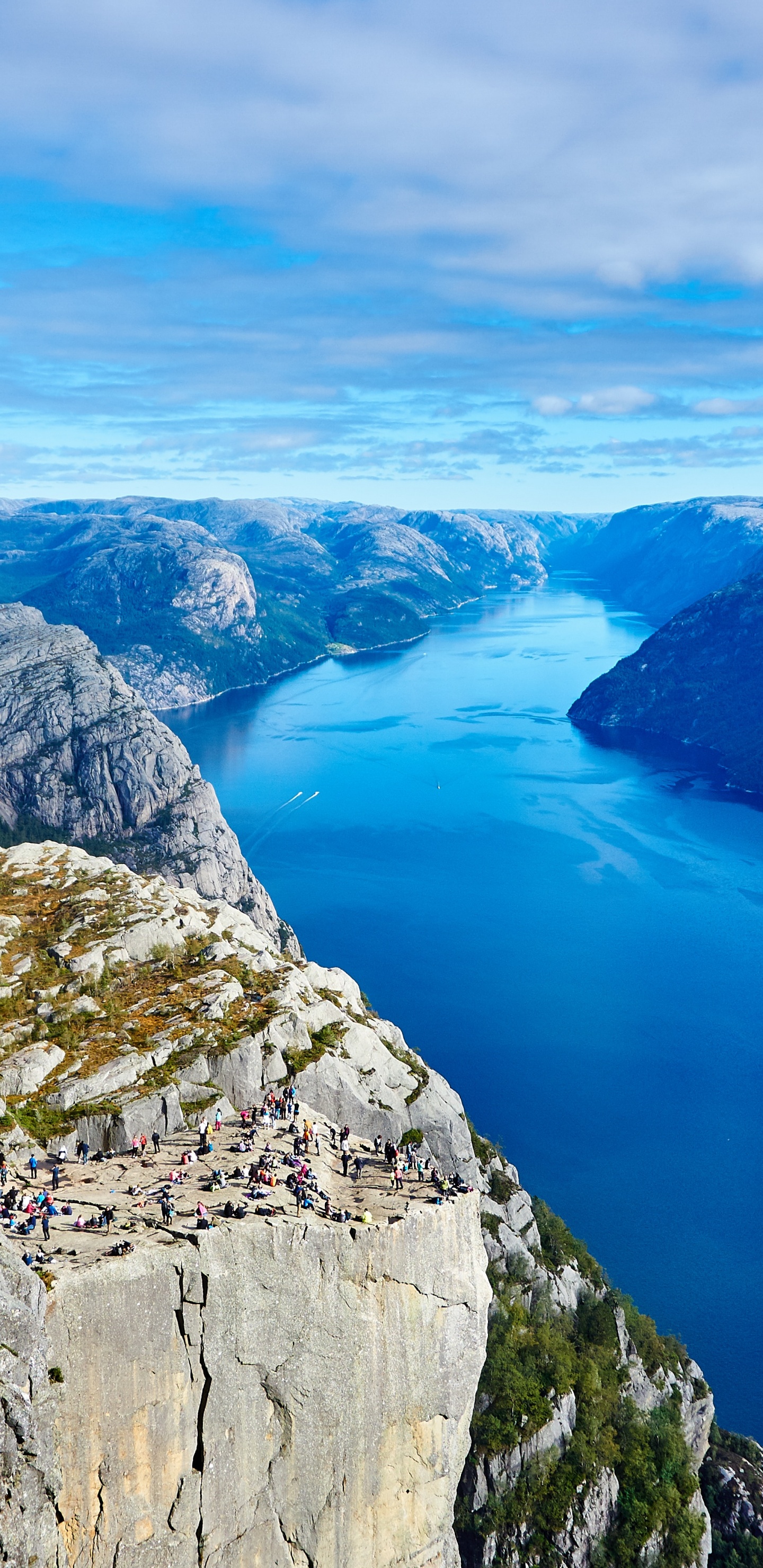 Rocher de la Chaire, Fjord, Lysefjord, Norvège Occidentale, Kjerag. Wallpaper in 1440x2960 Resolution