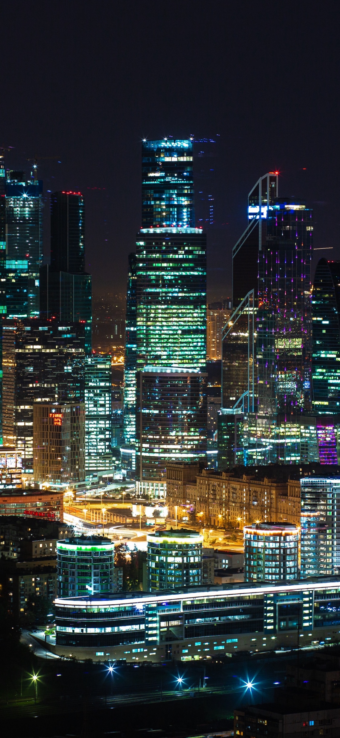 Skyline Der Stadt Bei Nacht Night. Wallpaper in 1125x2436 Resolution