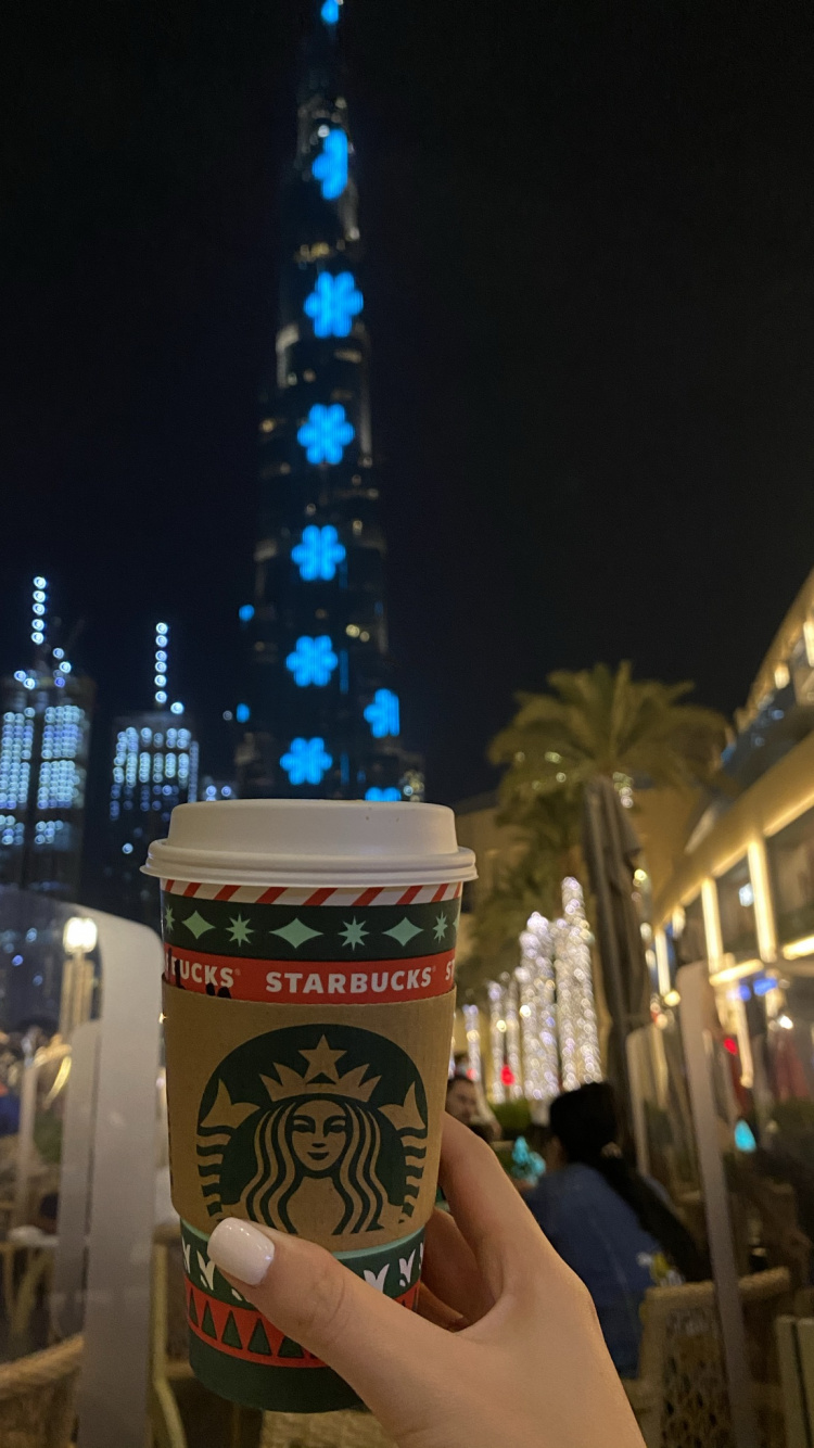 Dubai, Burj Khalifa, Logotipo de Starbucks 2011, Multitud, Humanos. Wallpaper in 750x1334 Resolution